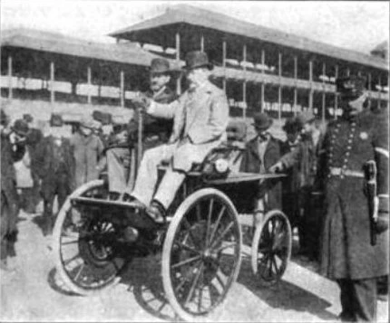 Morris a Salom v roce 1894 a jejich vozidlo Electrobat.