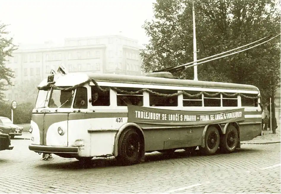 Poslední trolejbus v Praze Tatra T 400 číslo 9431